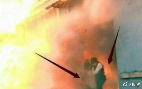 当年他俩都烧伤毁容，任家萱为什么恨救她的俞灏明？真相终明了....