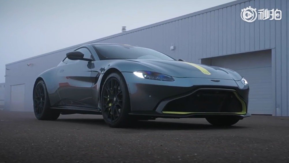 手动挡超级跑车，阿斯顿马丁Vantage AMR，这个fell倍儿爽