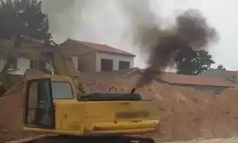 设备保养｜震惊！挖掘机机油混合使用后竟如此可怕！