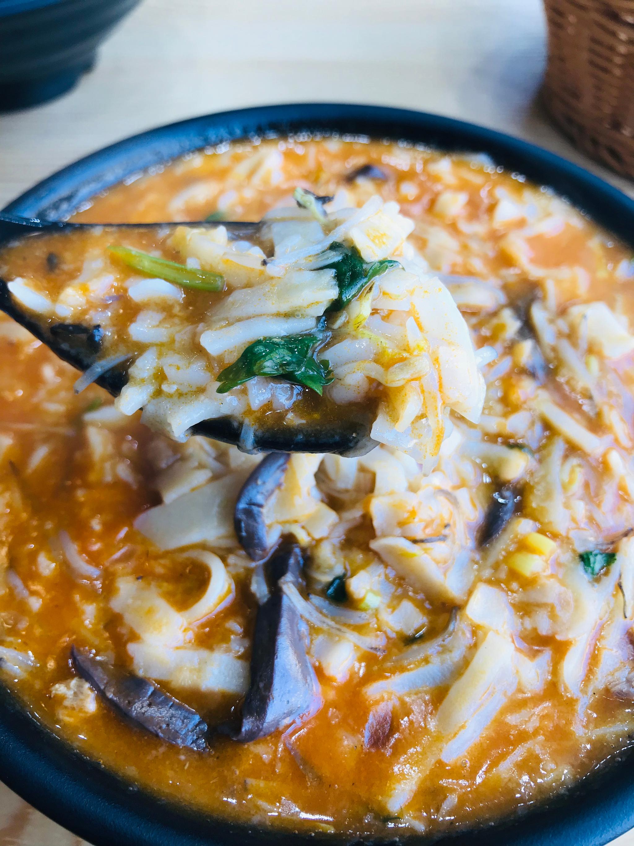 中午来吃敦煌羊肉美食:特色糊卜肉夹馍有啥灵宝美食图片