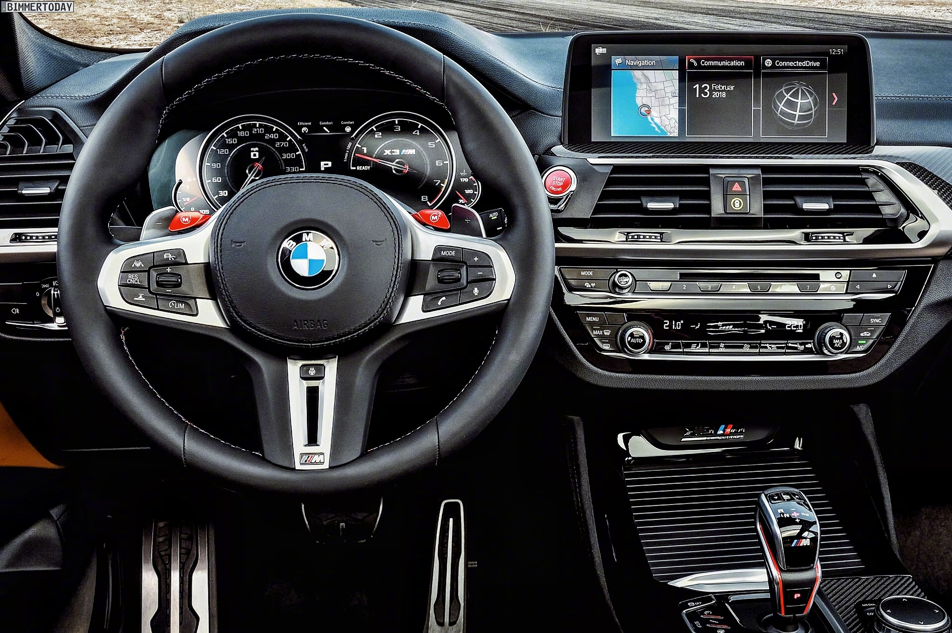 全新宝马X3 M雷霆版内饰部分很多部分都和M5是相同的哦