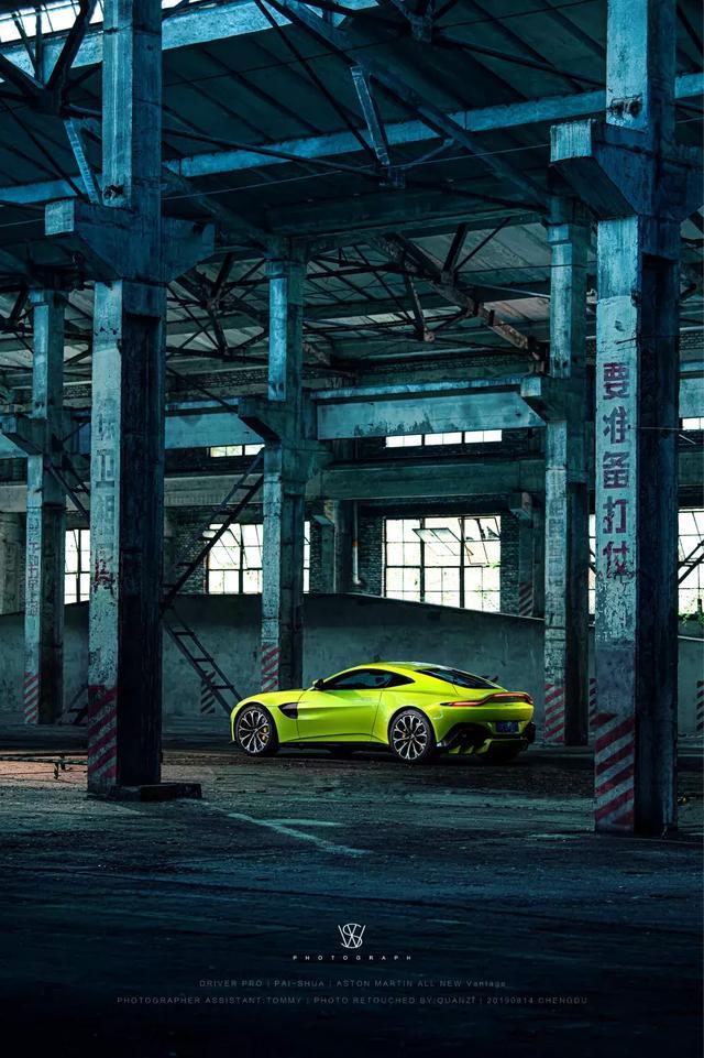 深度体验阿斯顿•马丁V8 Vantage:只为读懂你的美