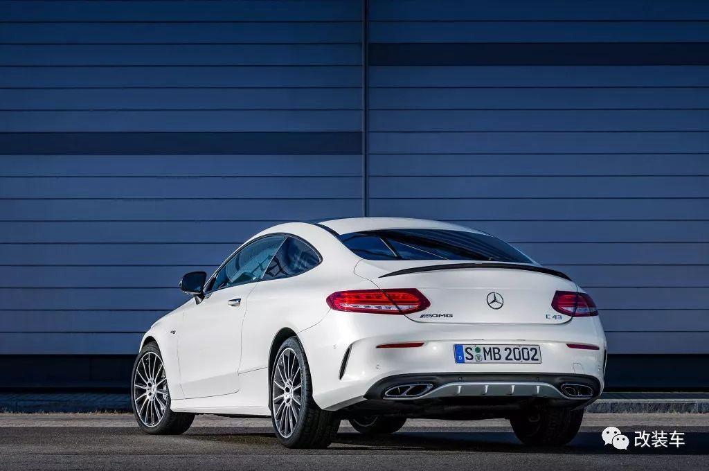 入门级别梅赛德斯-AMG C43改装案例，你会选择低趴还是竞技？