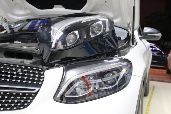 “黑科技”的体现——GLC coupe升级全LED智能大灯