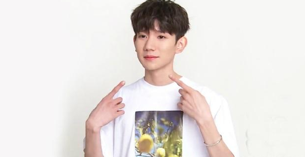 王源再遇假粉丝喊:王源,我喜欢王俊凯!王源现场