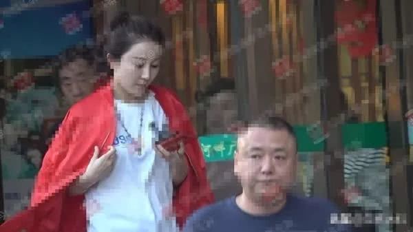 曹云金离婚转账500万,即刻恢复自由身,网友为唐菀不值
