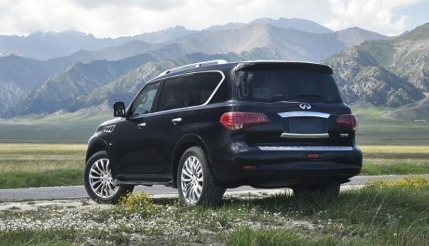 比Q7漂亮车长超5.3米,5.6L怼出398马力,现降33万为何少有人买