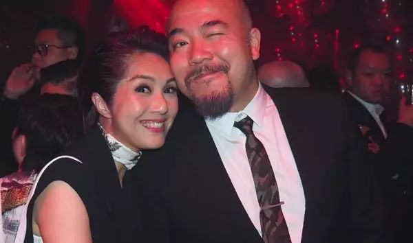 45岁杨千嬅曾经历过3段感情最后家庭美满