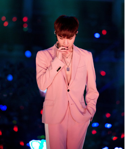 网络黑子妍回凡楼向张艺兴道歉, 网友反驳: 道