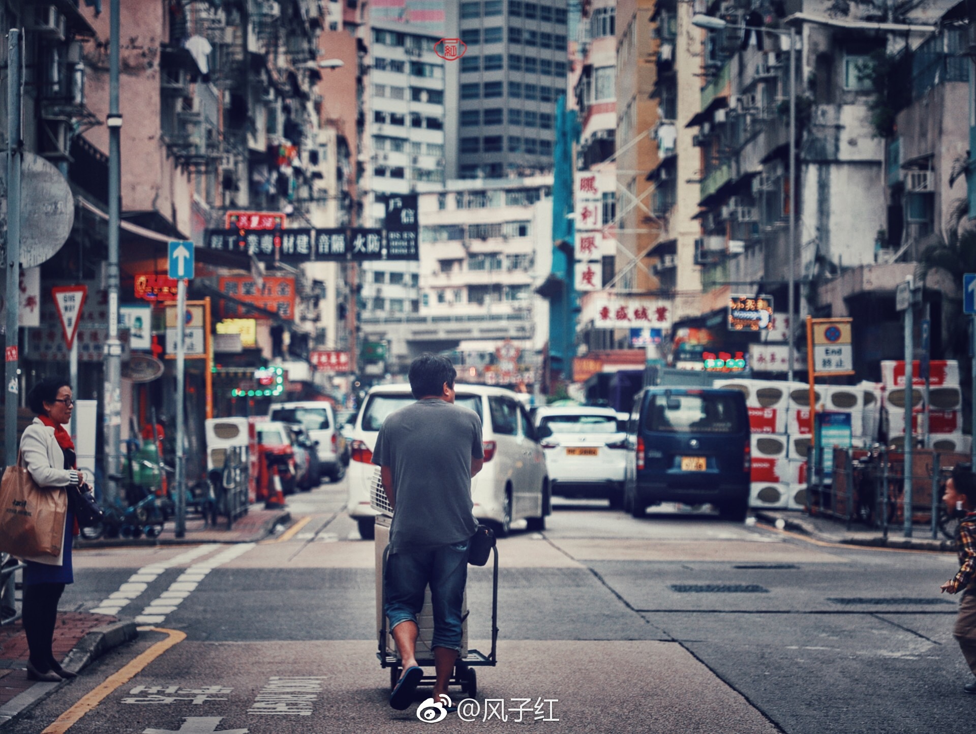 子华神曾在栋笃笑里讽刺 但愿深水埗永远塞车 深水埗 华神 塞车 新浪新闻