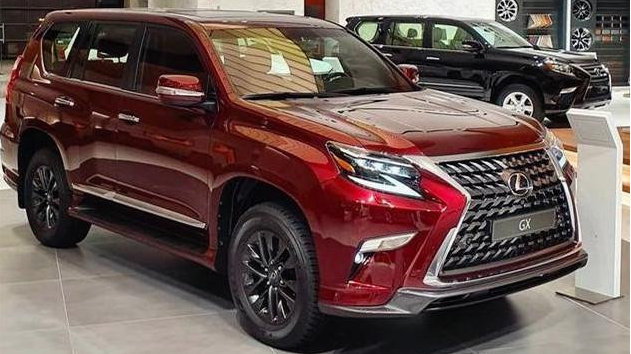 豪华版“普拉多”实车亮相，红色车身+6座布局，V8引擎配爬行模式