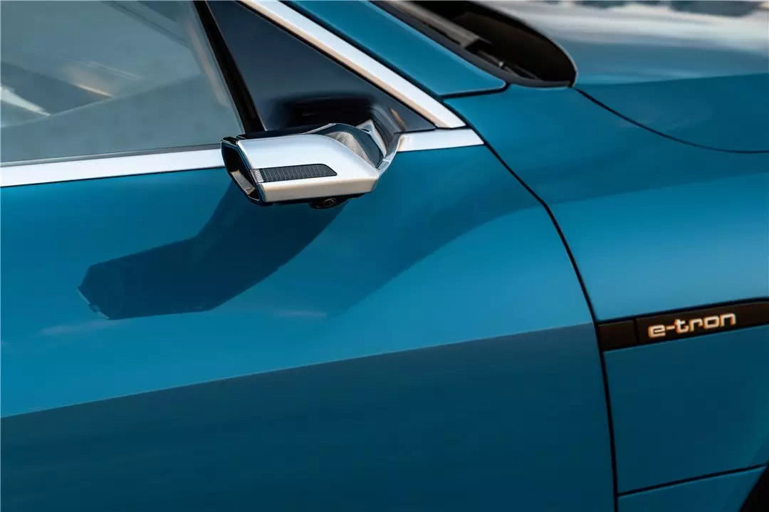全球首款无后视镜量产SUV，玩新能源的奥迪一点也不弱