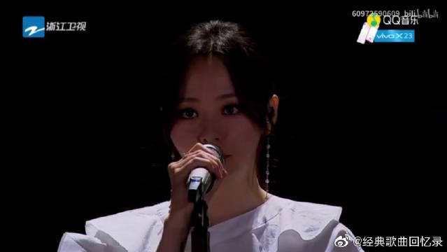 老师美女演唱听到英语歌,好上课爆,这样英文还里超市的美女图片