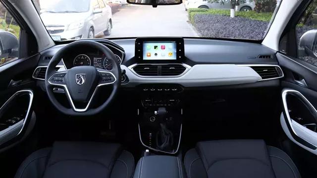 Ͳ8Ԫ ⼸̨SUVĸ϶˧