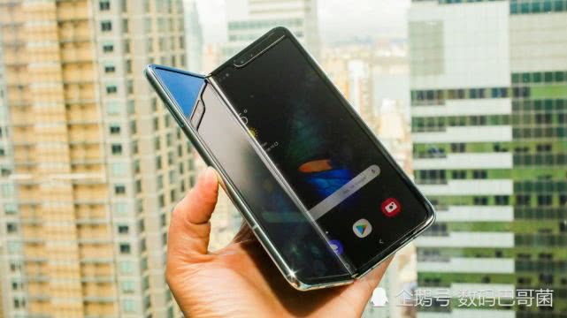 折叠手机折痕最小的 b371-hxntqyy1738767.jpg