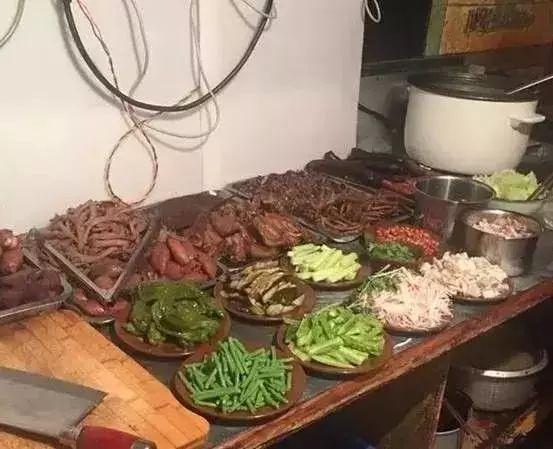 解放碑背后鲁重庆的这些老店美食,南京一火土著美食祖庙周围车站图片