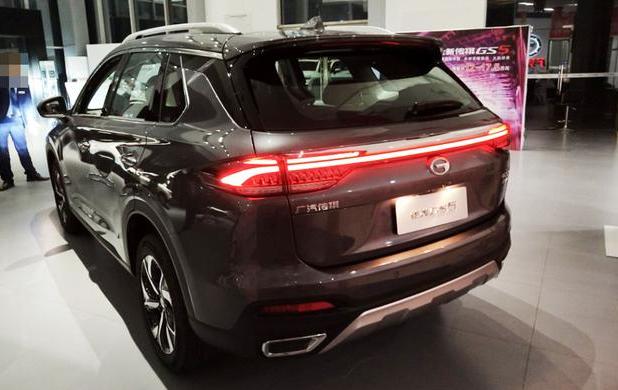 首台2019款广汽传祺GS5到店!灰色车身帅到掉