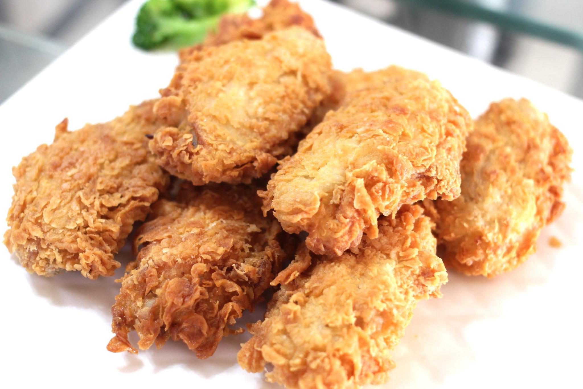 KFC in Naples, opens the king of American fried chicken