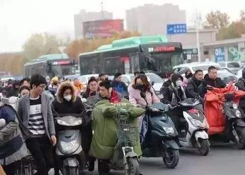 电瓶不耐用需更换教你一招让你多用三年不是事，实用且省钱！