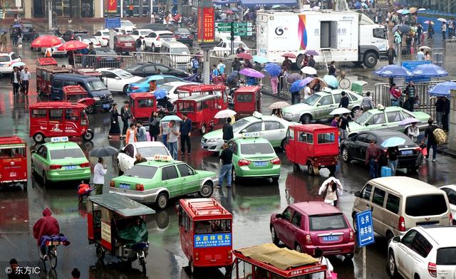 介绍一下市区开车的驾驶技巧
