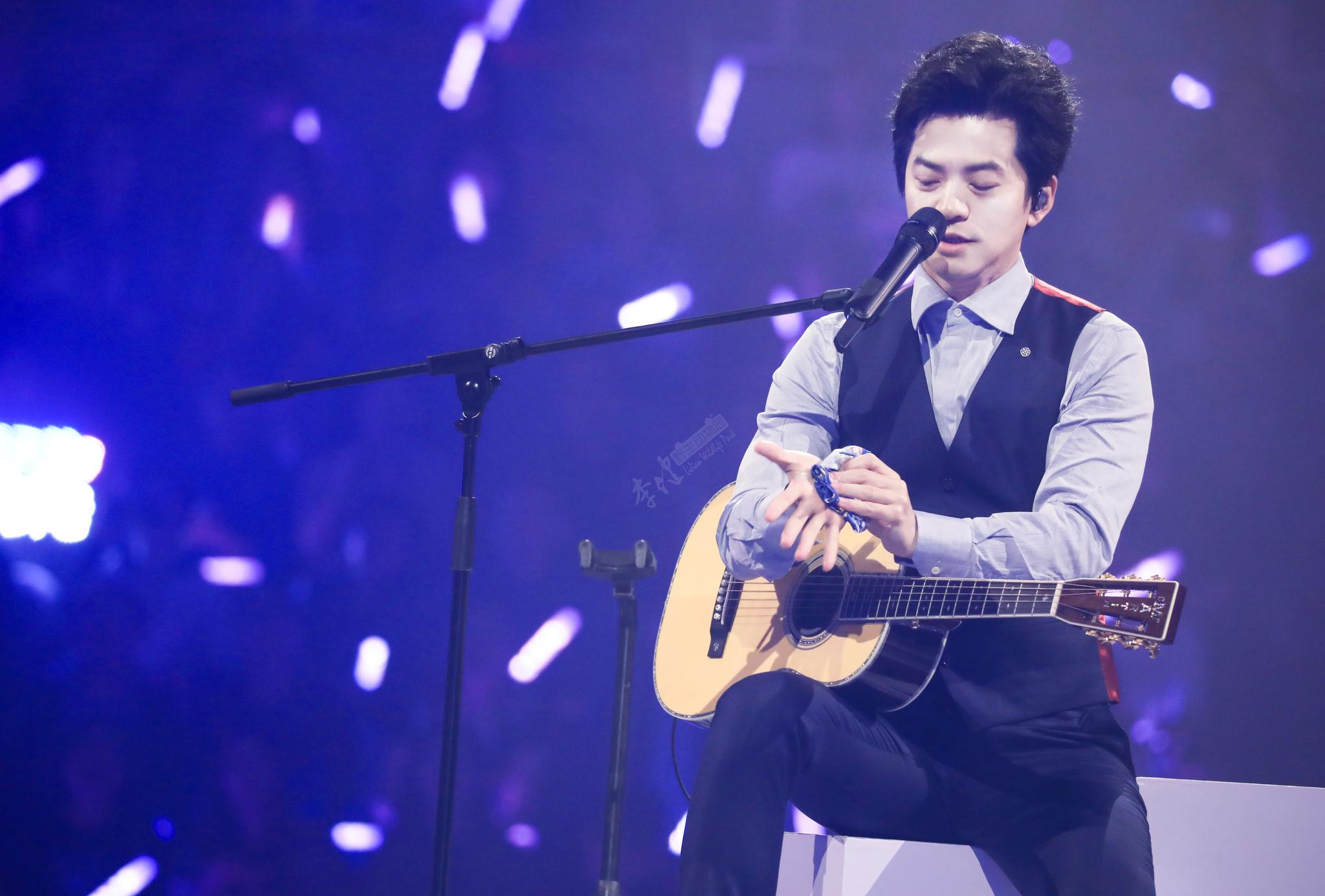|不止是李健 0501苏州演唱会◆组图8|月华满天焕若璎珠 合