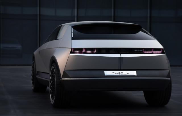 现代汽车展出全新概念车，未来EV车型很可能就长这样