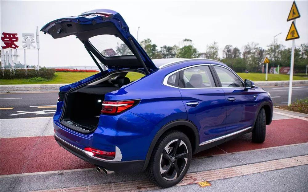 ����CS85 COUPE��13.69��Ԫ��2.0T+����8AT��ĺ��ܸɣ�