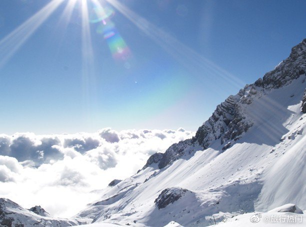 看完吉林安图的长白山,一定再来云南丽江游览一下玉龙雪山