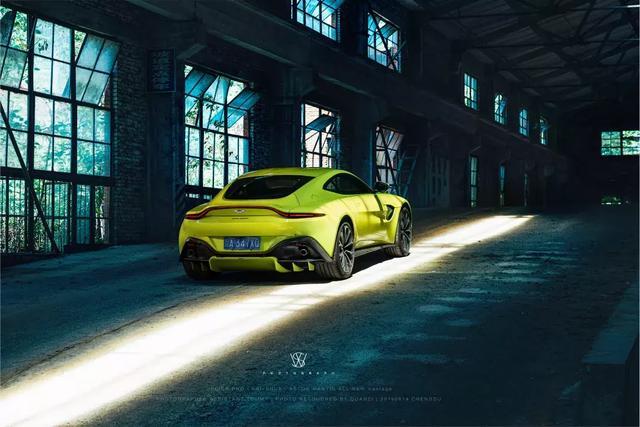 深度体验阿斯顿•马丁V8 Vantage:只为读懂你的美