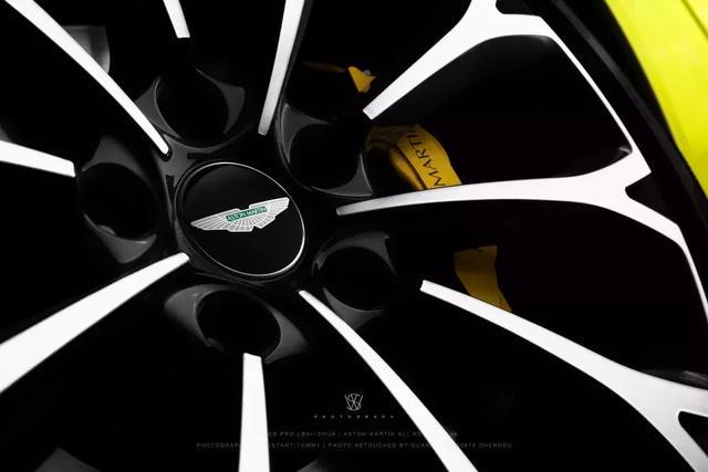 深度体验阿斯顿•马丁V8 Vantage:只为读懂你的美