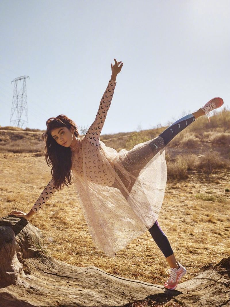 《摩登家庭》Sarah Hyland – SELF Magazine 2018。近日|摩登家庭|肾移植|手术_新浪新闻