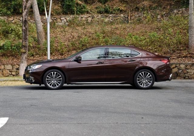 本田豪华车型讴歌TLX-L,国六来临降7万,带四轮转向矩阵式大灯