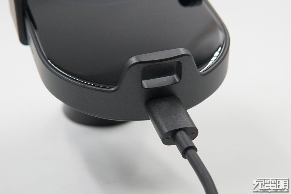 拆解报告:小米无线车充(WCJ02ZM)