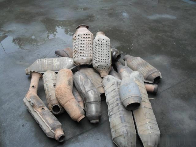 修车时更换的这4个零件，车主别忘了带走，修车工：旧件也很值钱