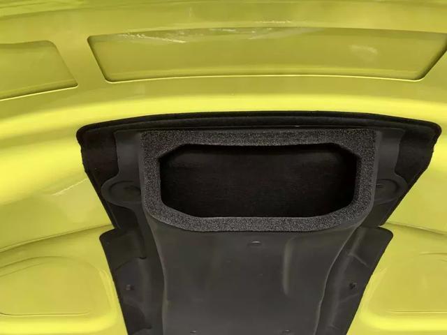 深度体验阿斯顿•马丁V8 Vantage:只为读懂你的美