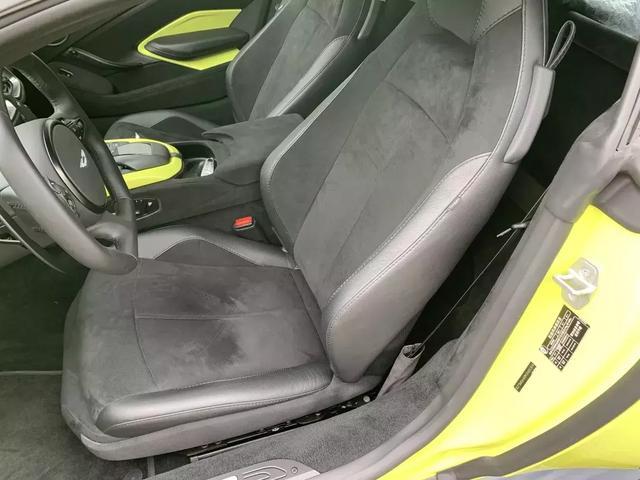 深度体验阿斯顿•马丁V8 Vantage:只为读懂你的美