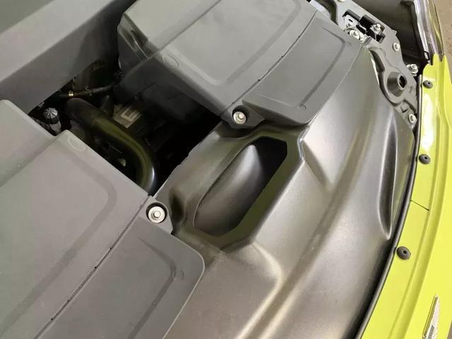 深度体验阿斯顿•马丁V8 Vantage:只为读懂你的美