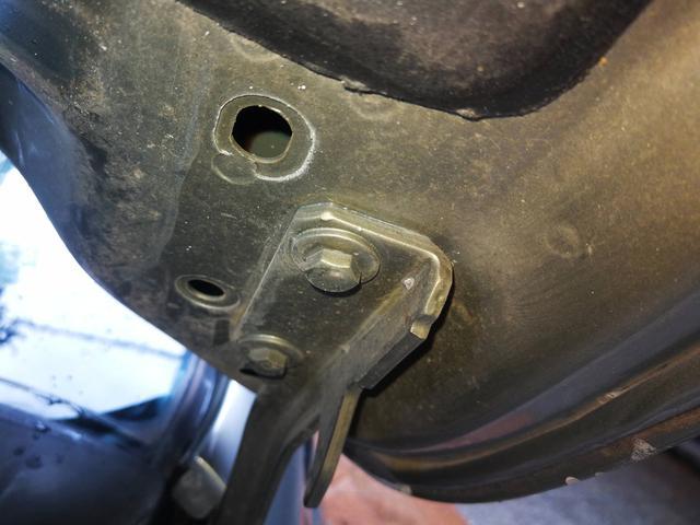 这台极品泡水车,应该刚从河里捞上来的,2000元你敢买吗?