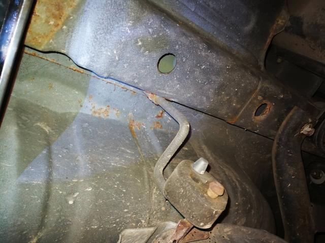 这台极品泡水车,应该刚从河里捞上来的,2000元你敢买吗?