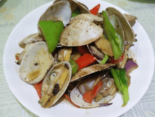 辣椒炒豉椒花甲,青红动物洋葱,鸡头鲜美无比家常味道的鸭掌图片