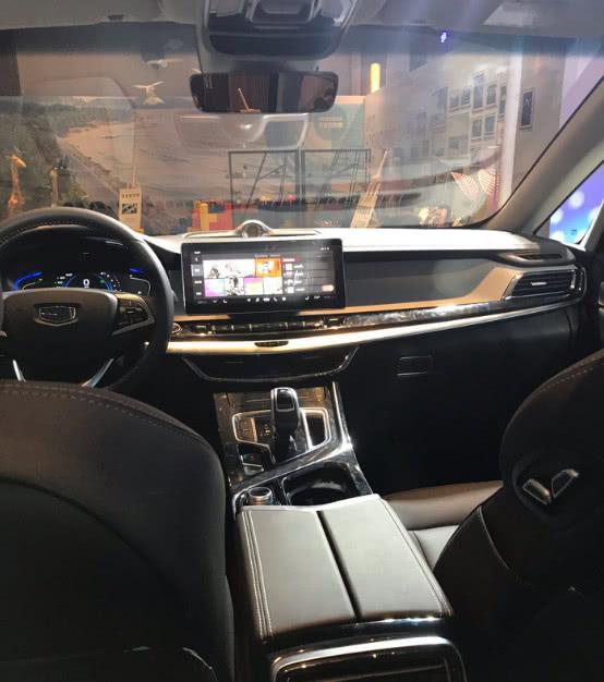 吉利首款轿跑SUV实车现身,造型媲美宝马X6,配沃尔沃2.0T要火