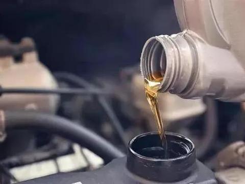 5W30机油和5W40机油有哪些区别，对车子保养换什么机油比较好呢