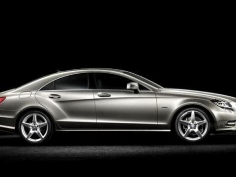 汽车电池没电以后怎么办？别再跑去更换新电池了，这方法更省钱