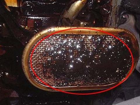 开报废3辆车才知晓发动机定期清理这个孔，油耗下降马力猛增