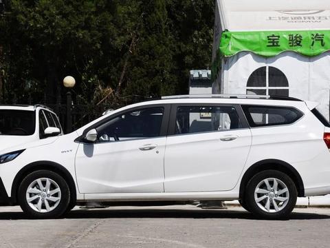 宝骏白菜价车型，起步4万左右，网友国产最便宜的旅行车！