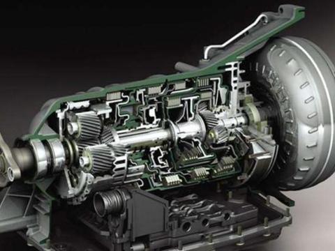 变速箱油什么时候换？汽车修理员：超过这个数