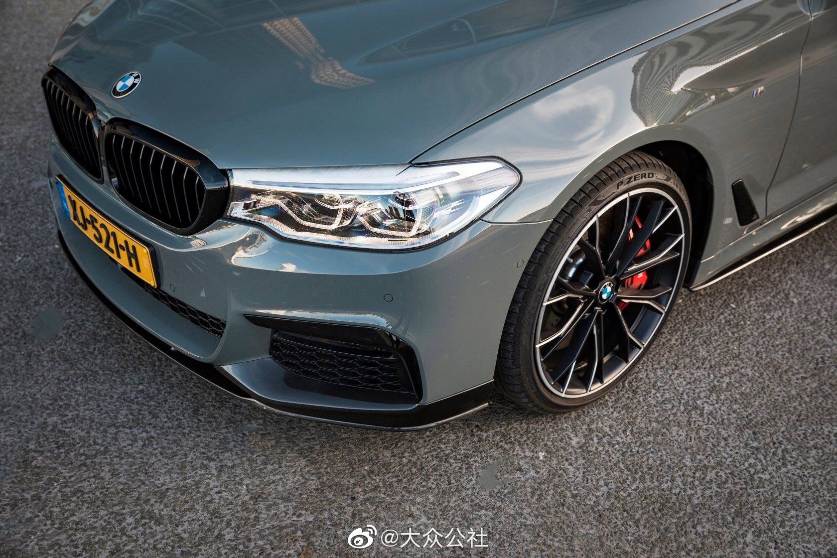 水泥灰-宝马5系 G30 M-Sport