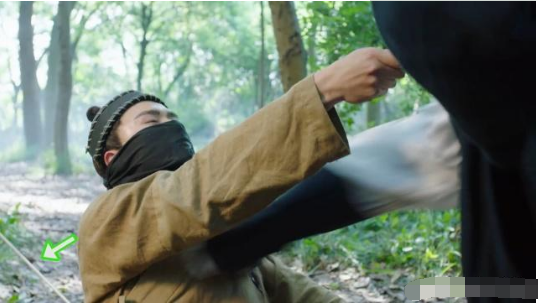 《小女花不弃》穿帮:古代人的现代塑料袋、输血管,这是穿越剧么