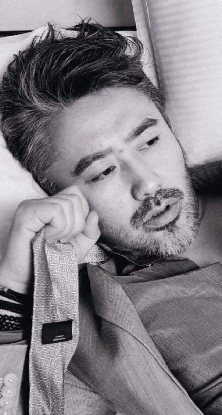 鹅组爆料吴秀波复出拍戏了,而且是搭档翟天临