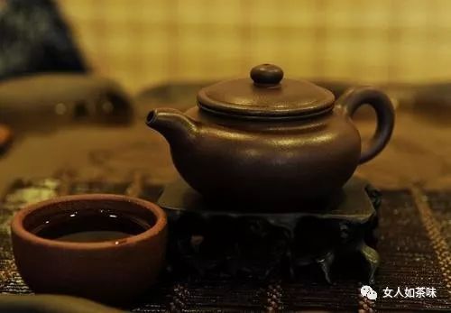 紫砂壶,为何是泡茶中茶器的首选?原因在这里